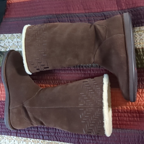 COLE HAAN* waterproof brown suede shearling tall winter boots size 7 rubber sole - Picture 6 of 17